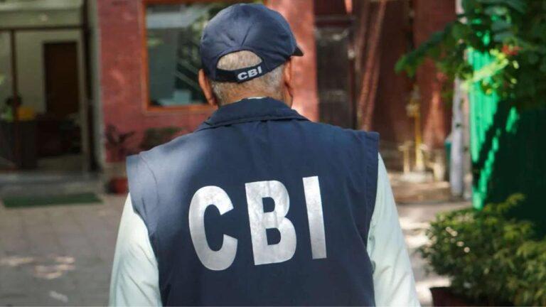 CBI ने रेलवे के सेक्शन इंजीनियर को एक लाख रुपए की रिश्वत लेते रंगे हाथ गिरफ्तार किया