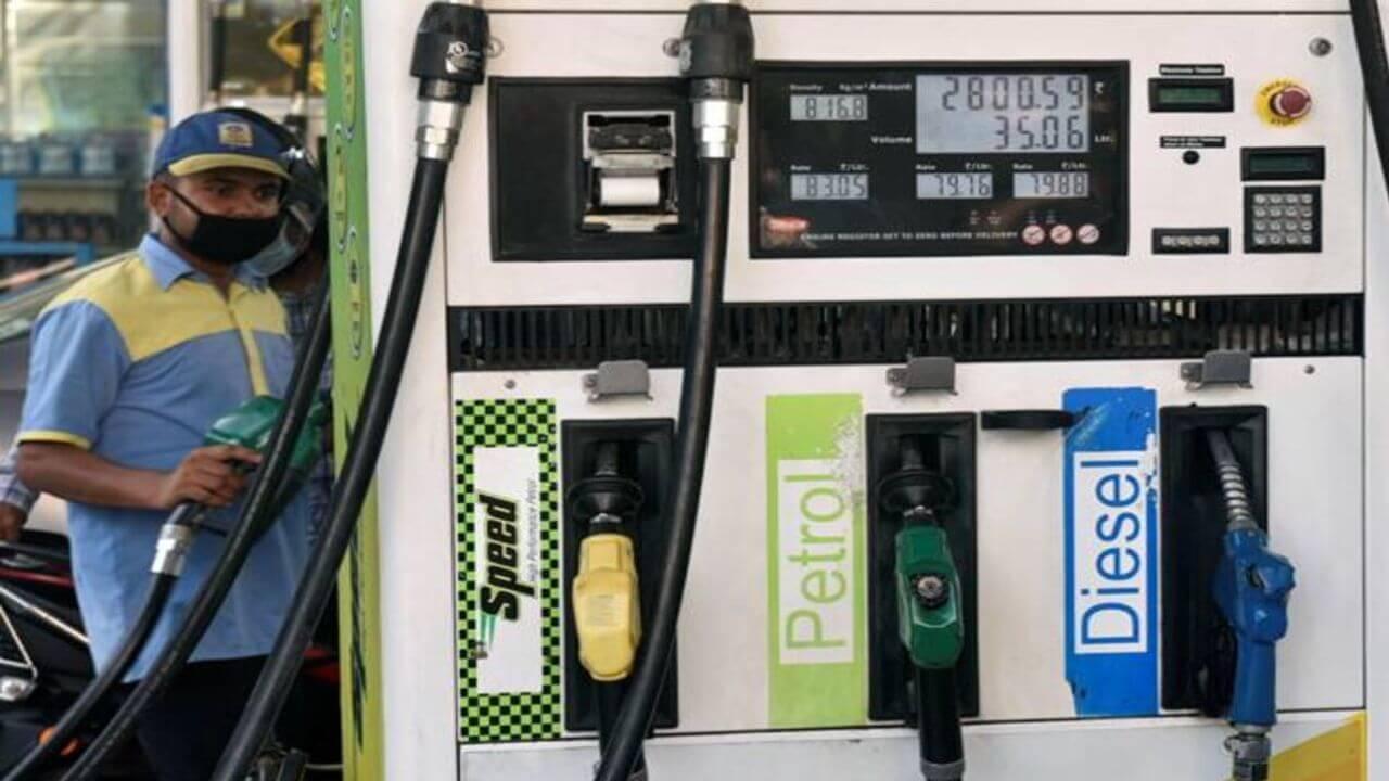 Petrol Diesel Price: पेट्रोल आणि डिझेलचे नवे दर जाहीर; मंगळवार, 02 डिसेंबर 2025 रोजीचे दर जाणून घ्या !