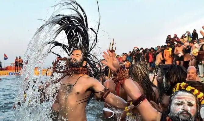 निरंजनी अखाड़े ने की महाकुंभ समाप्ति की घोषणा