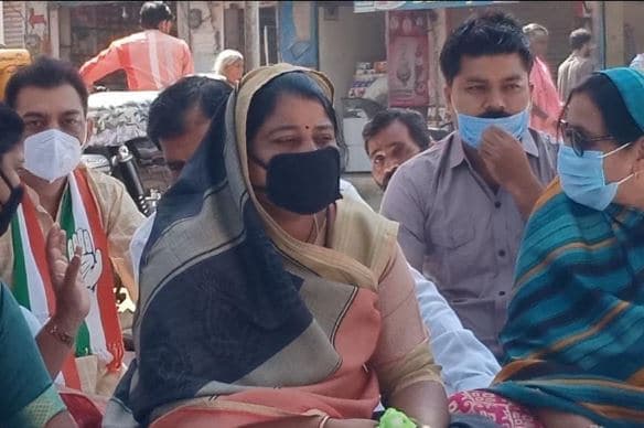 अशोकनगर उपचुनाव : कांग्रेस प्रत्याशी का मौन धरना, आमरण अनशन की नहीं मिली अनुमति