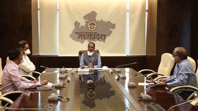 मुख्यमंत्री शिवराज सिंह चौहान ने की समीक्षा बैठक, फसल बीमा राशि को लेकर दिए ये निर्देश
