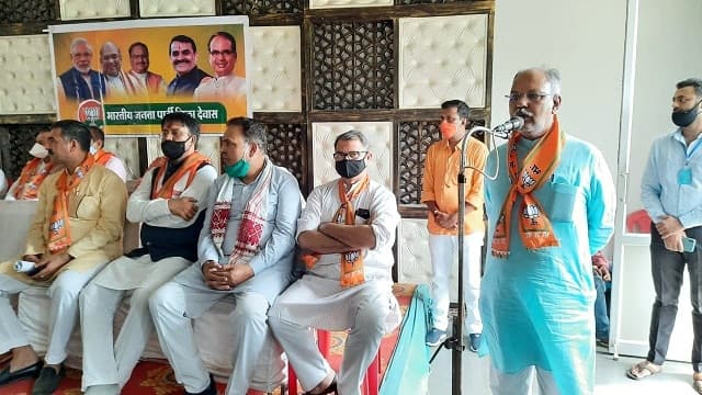 सुहास भगत बोले, देशभर में कांग्रेस बनाना चाहती थी अराजकता का माहौल