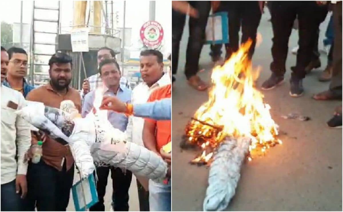 भारतीय जनता युवा मोर्चा ने महाराष्ट्र सरकार का जलाया पुतला, अर्नब गोस्वामी की गिरफ्तारी का किया विरोध