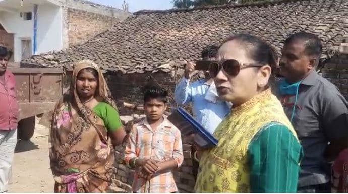 दमोह जिले के पथरिया में भी उप चुनाव की सुगबुगाहट के बीच रामबाई ने किया जनसंपर्क