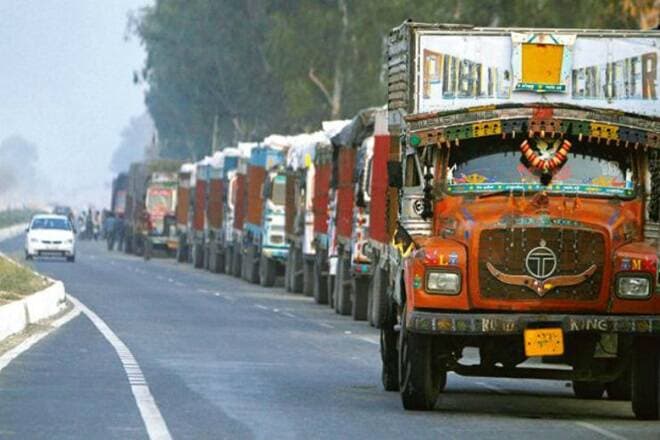 MP Transport : परिवहन निरीक्षक के आतंक से परेशान ट्रांसपोर्टर, CM ने दिए कार्रवाई के निर्देश