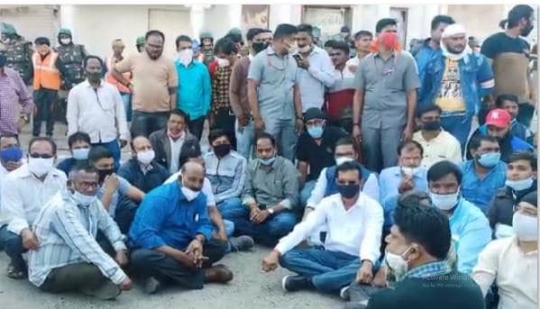 मध्यप्रदेश के 2 कांग्रेस विधायक गिरफ्तार, जमकर हंगामा, मौके पर भारी पुलिस बल