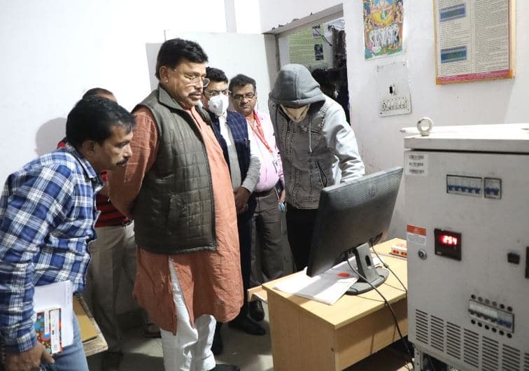 MP: अज्ञातवास से लौटे प्रद्युम्न सिंह तोमर का एक्शन- अधिकारियों को दिए यह बड़े निर्देश
