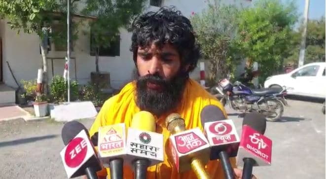 Damoh – महंत पर पेट्रोल डाल आग लगाने का प्रयास, पूर्व मंडी अध्यक्ष के बेटों पर आरोप