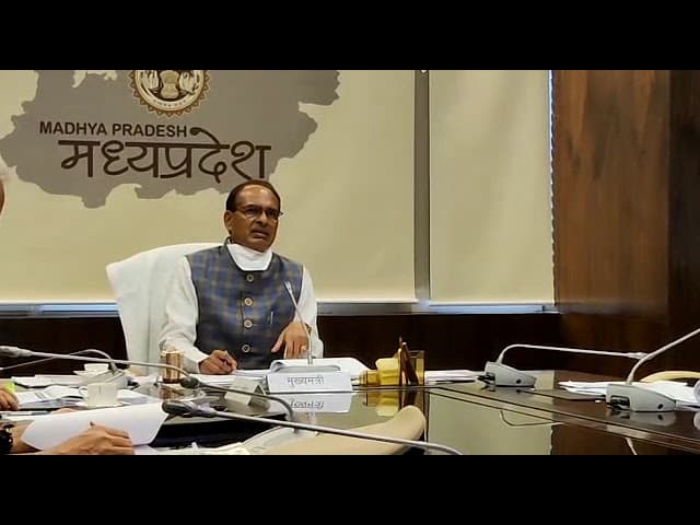 Video – मुख्यमंत्री ने ग्वालियर नगर निगम कमिश्नर को लगाई फटकार, कहा इनकी छुट्टी कर दो