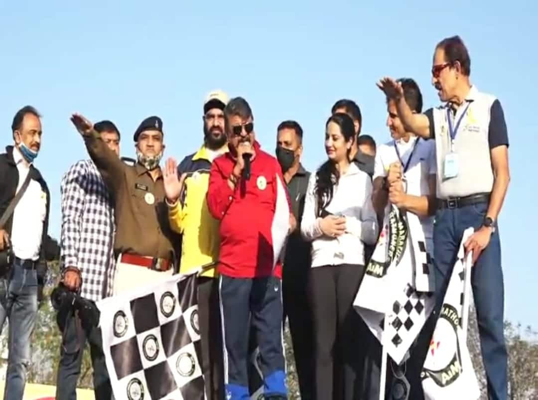 Indore News : मैराथन में कैलाश विजयवर्गीय ने दिलाई महिला सुरक्षा की शपथ