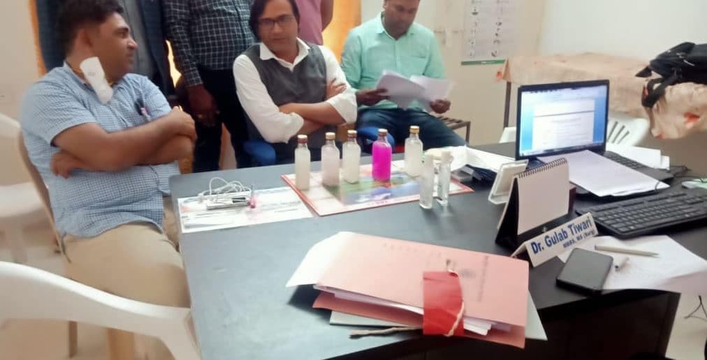 ऑपरेशन के नाम पर 4 हजार की रिश्वत लेते रंगेहाथ पकड़ाए सरकारी डॉक्टर