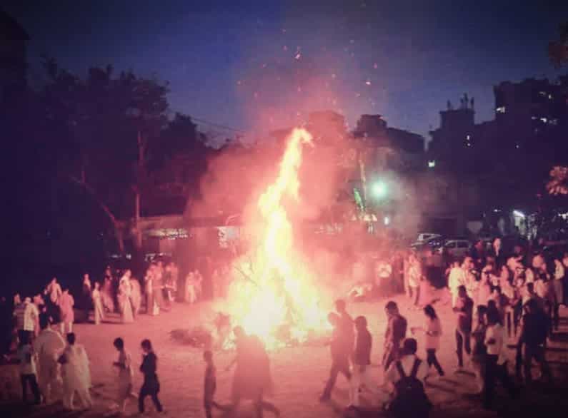 आज जलेगी Holi, जानिए किस शुभ मुहूर्त में होगा होलिका दहन, क्या रहेगा समय
