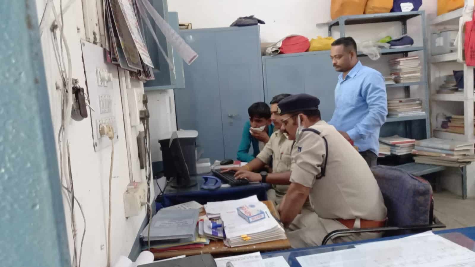 Badwani News: रेतमाफिया ने बरसाईं गोलियां, की मारपीट, गुजरात से है लिंक