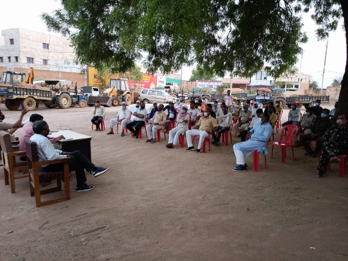 शिवपुरी में बढ़ते कोरोना के चलते शांति समिति की बैठक का आयोजन, कोरोना से बचाव पर हुई चर्चा