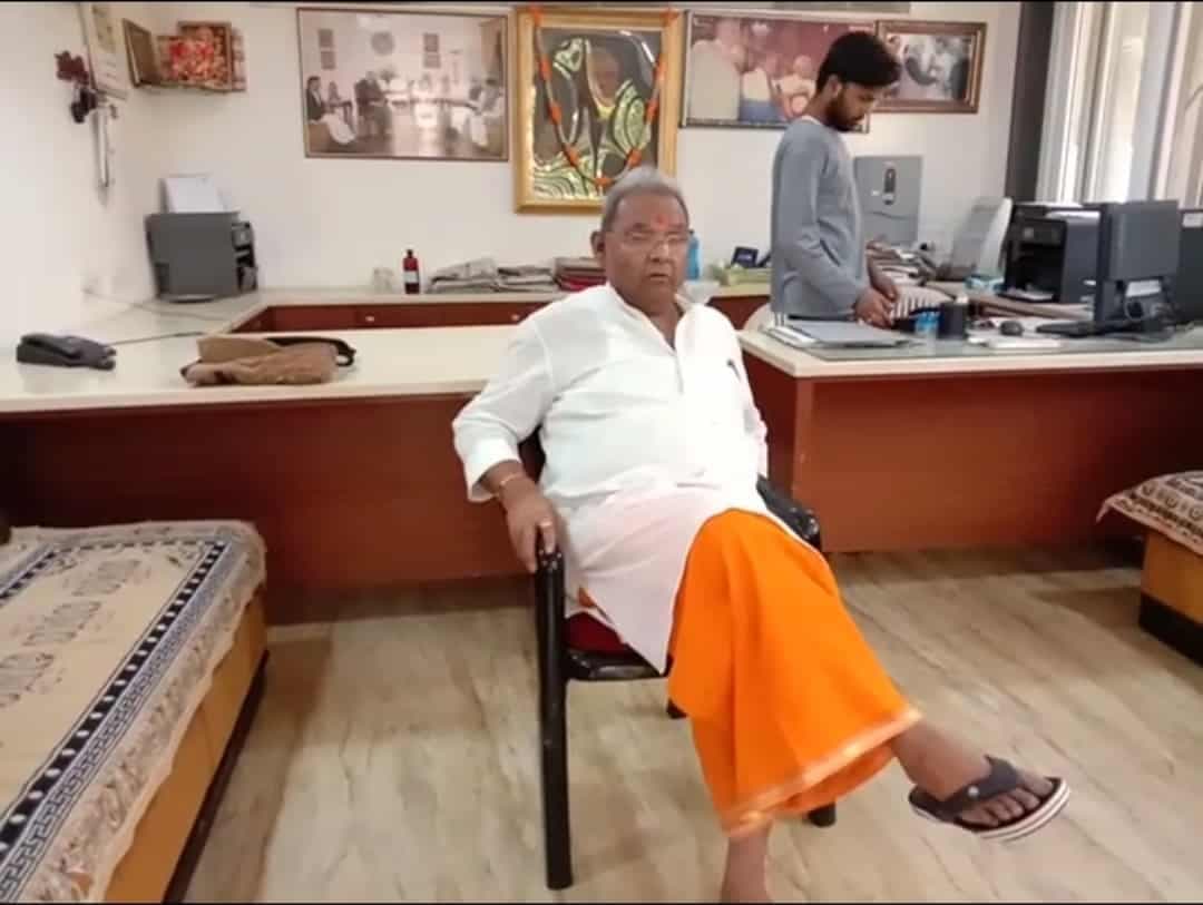 पूर्व मंत्री का बड़ा आरोप: ऑक्सीजन, रेमडेसिवीर जनता से दूर लेकिन नेताओं,दलालों के पास हैं