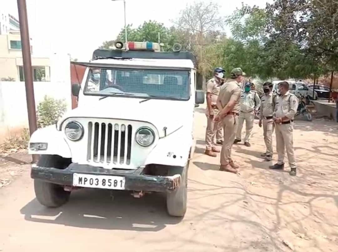 गालियाँ देने से रोकने पर युवक की हत्या, सीने के आर-पार हुई गोली, आरोपी फरार