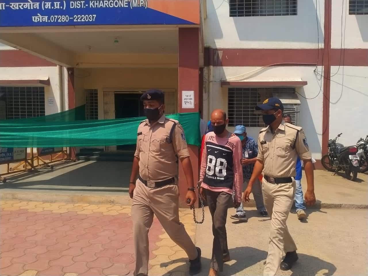 बड़वाह पुलिस की बड़ी कार्यवाही, 720 लीटर अवैध शराब के साथ एक आरोपी गिरफ्तार