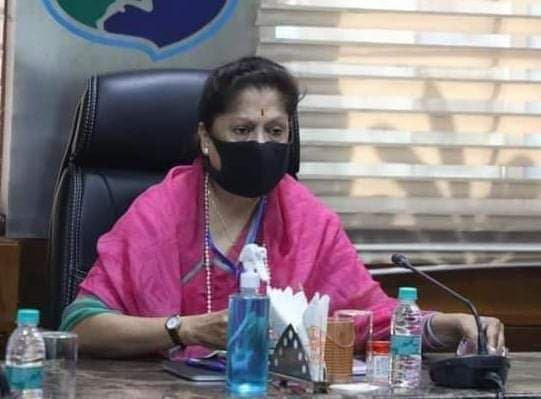 वर्चुअल मीटिंग के माध्यम से मंत्री यशोधरा राजे सिंधिया ने शिवपुरी में की समीक्षा बैठक