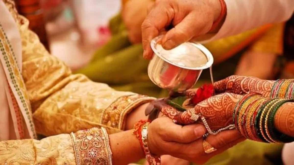 भिंड : 50 की जगह शादी में पहुंचे 500 लोग, पुलिस पहुंची तो भागे बाराती