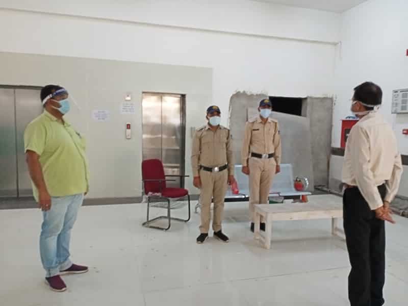 दतिया में कोविड कंट्रोल रूम पर उपस्थिति न देने के आरोप में दो शिक्षक, एक भृत्य निलंबित