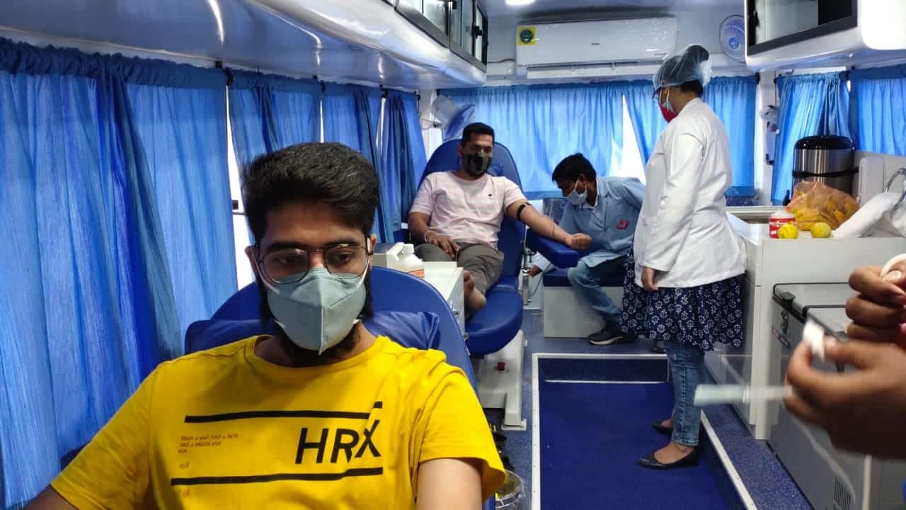 कोरोना संकट : ब्लड कलेक्शन वेन के माध्यम से शुरू हुआ रक्तदान शिविर