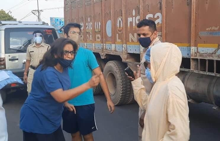 इटारसी: अब स्कार्पियो वाली मैडम का हाईवोल्टेज ड्रामा, सवाल पूछने पर एसडीएम-तहसीलदार पर भड़की