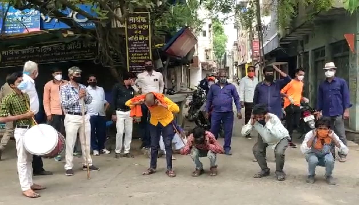 इंदौर : उल्लंघन करने वाले अब तक 2 हजार से ज्यादा गिरफ्तार, कही लगवाई गई मेंढक दौड़ तो कही कराई गई पीटी
