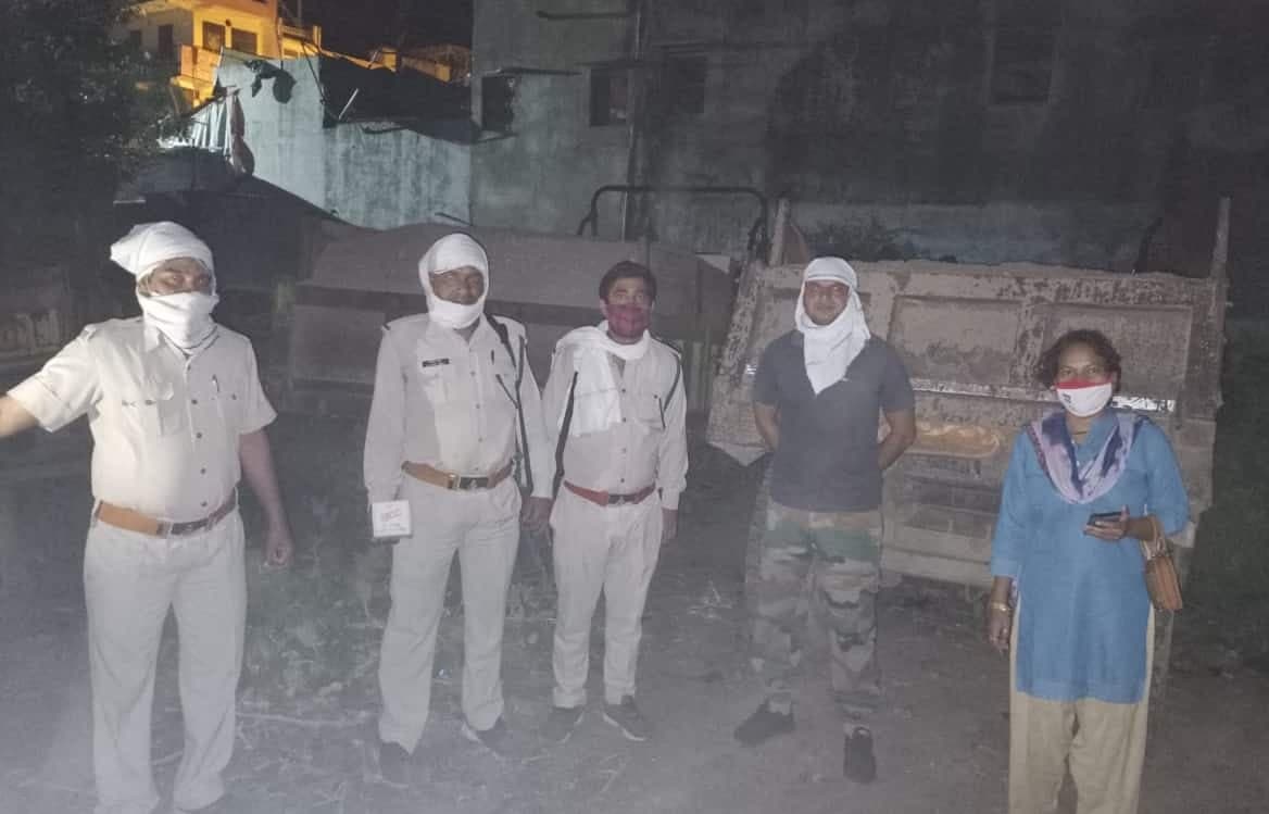 मुरैना : कोरोना कर्फ्यू में भी नहीं रुक रहा अवैध उत्खनन, एसडीओ की ताबड़तोड़ कार्रवाई जारी