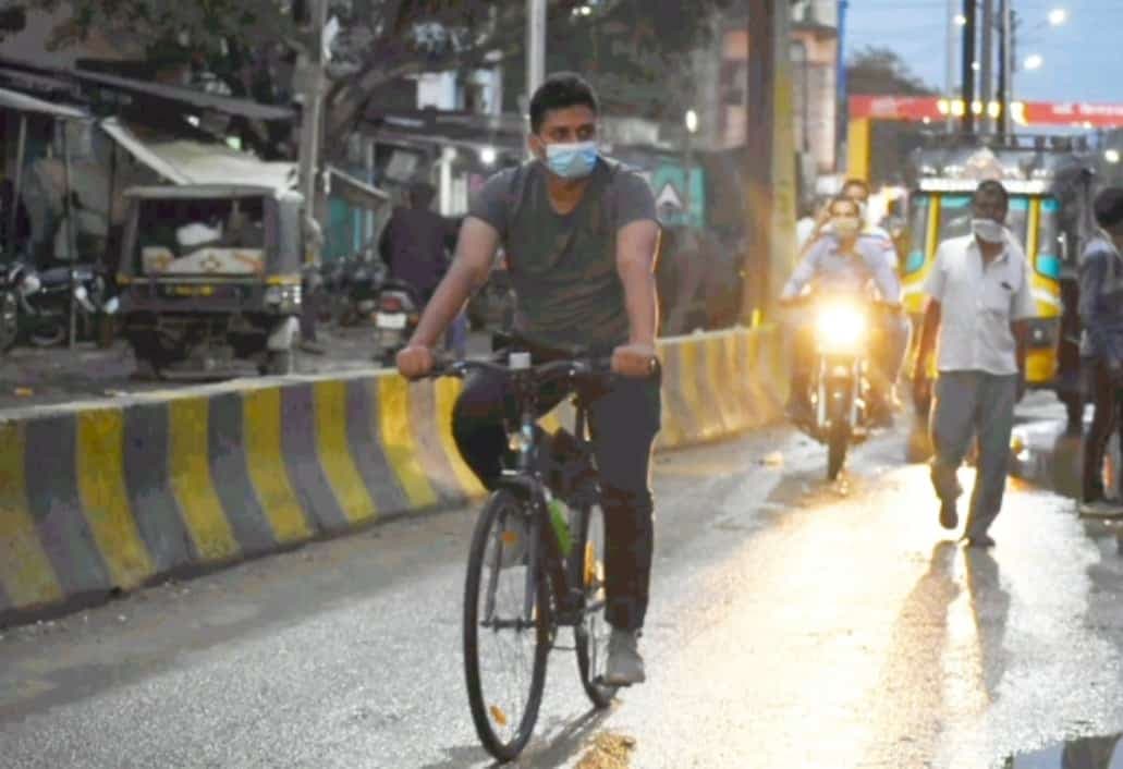 अनलॉक में व्यवस्थाओं का जायजा लेने साइकिल पर निकल पड़े एसपी, नहीं पहचान पाया कोई