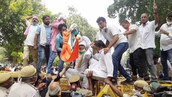 MP News: आपस में भिड़े कांग्रेसी कार्यकर्ता, अपशब्दों का प्रयोग, पूर्व मंत्री का कटाक्ष