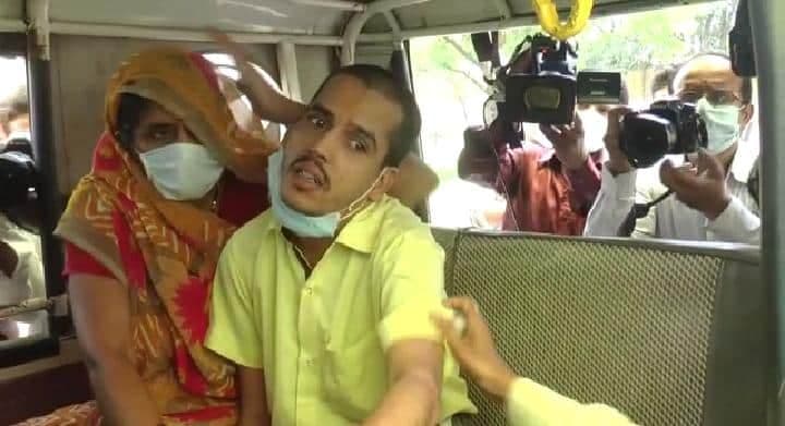 भोपाल में दिव्यांगों के लिए आयोजित हुआ विशेष ड्राइव इन वैक्सीनेशन कैंप
