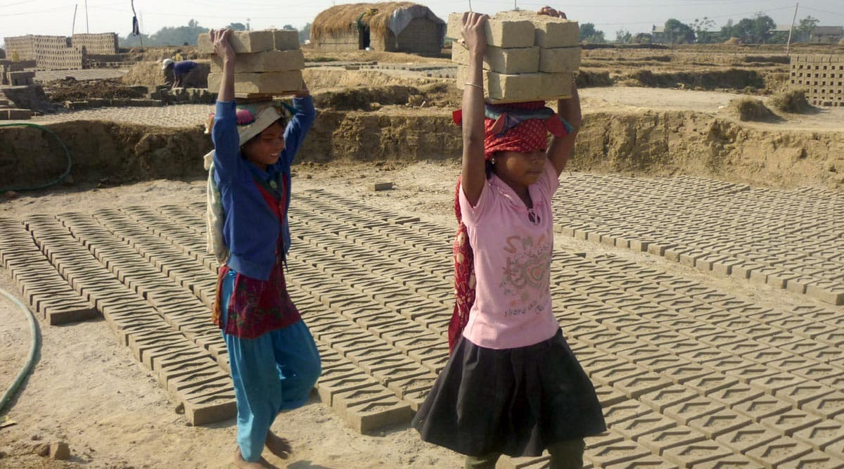 आज है World Day Against Child Labour, जानें भारत में बाल- मजदूरी के खिलाफ आवाज उठाना क्यों जरूरी है