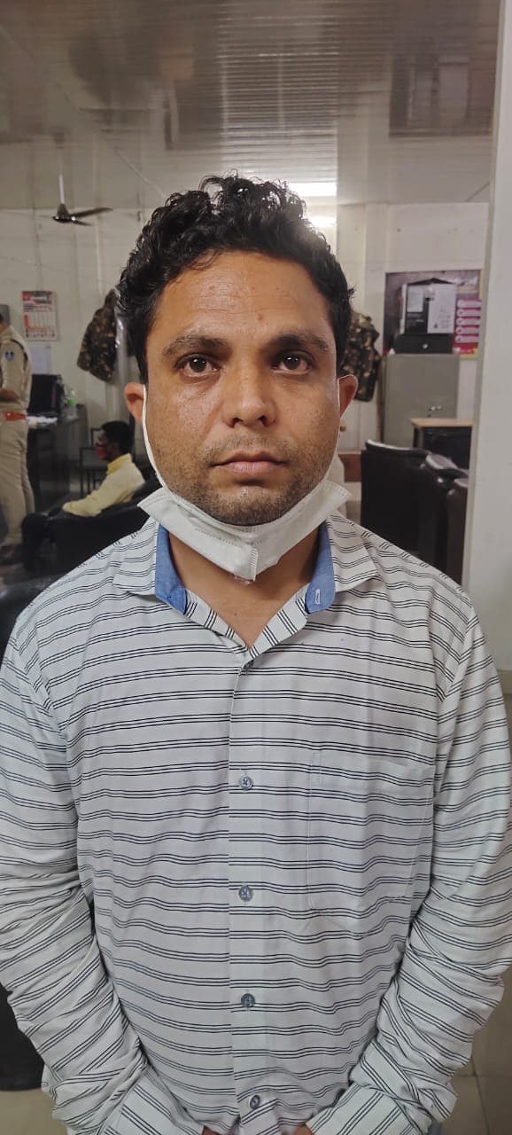 इंदौर: पुलिस अधिकारी के नाम पर की लाखों की ठगी, शक होने पर हुआ खुलासा