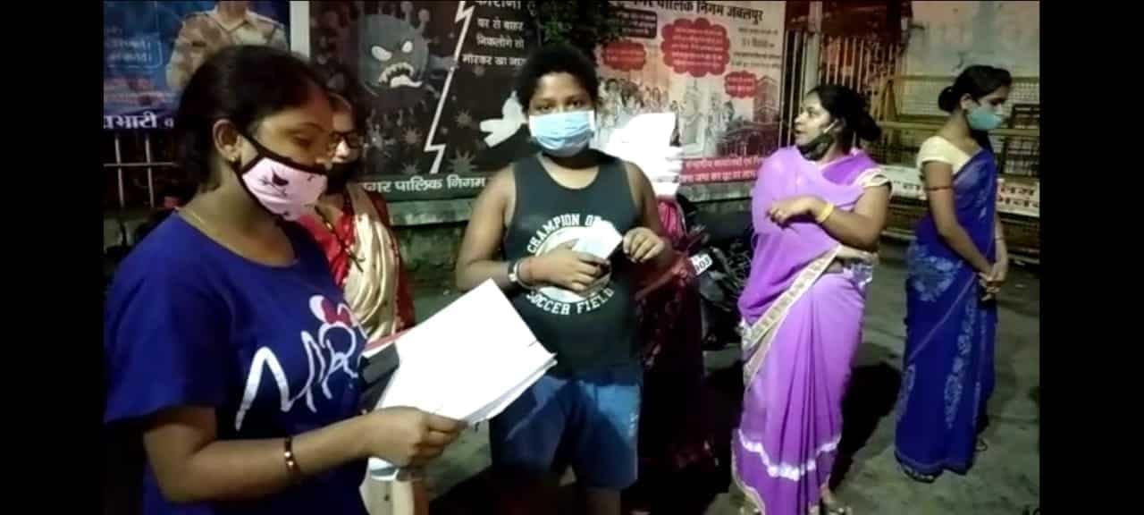 जबलपुर : लोन के नाम पर महिला से करता था मारपीट, पुलिस ने युवक को सिखाया सबक