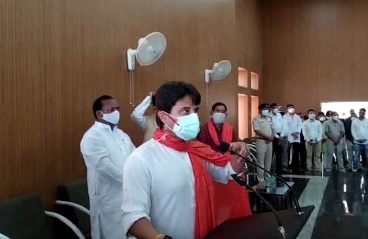 Shivpuri : मंत्री बनाए जाने के सवाल पर बोले सिंधिया- ‘सेवक था सेवक रहूंगा’