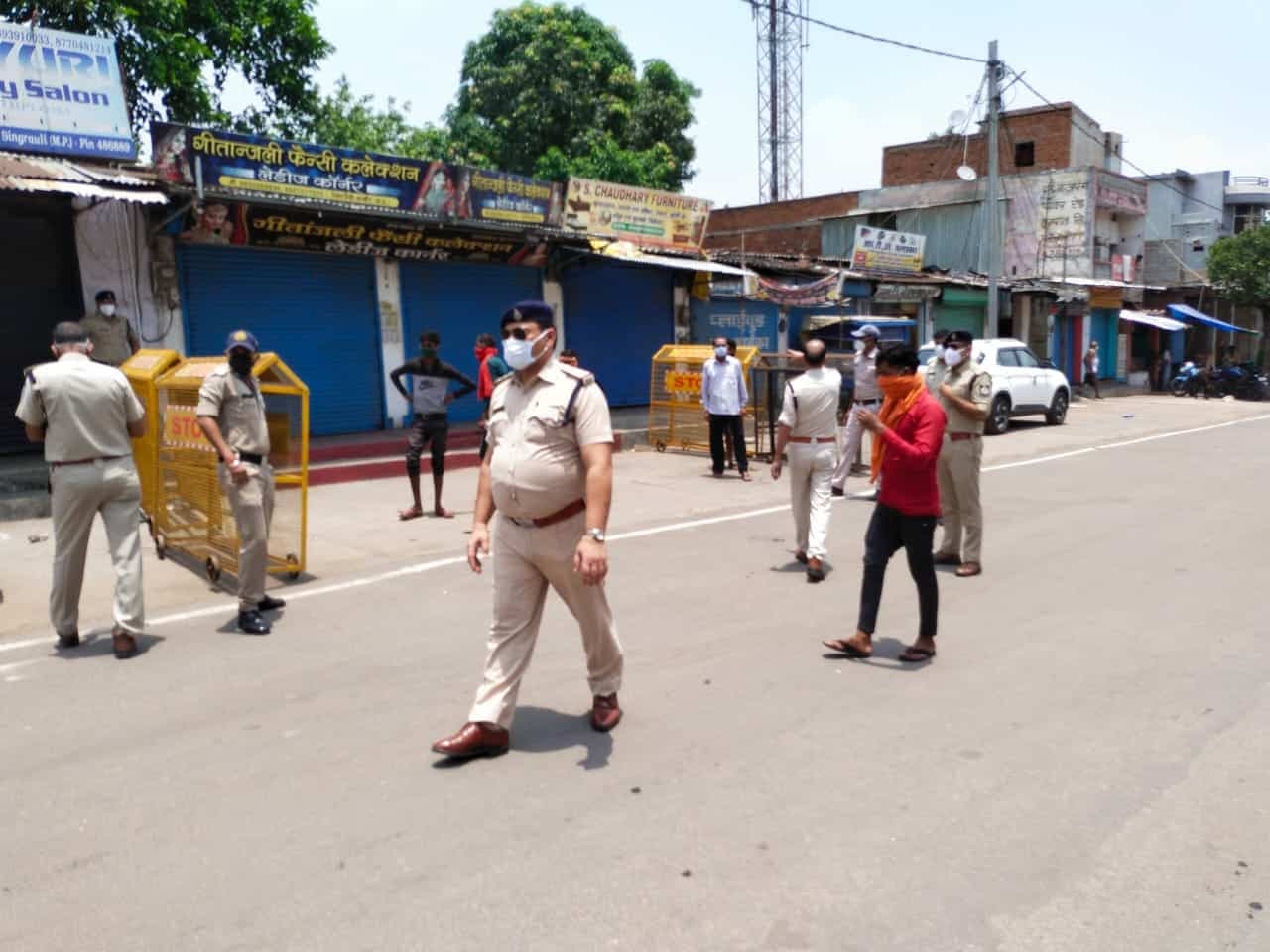 Singrauli Unlock : सड़कों पर मोरवा पुलिस, बिना मास्क के घूम रहे लोगों को भेजा अस्थाई जेल, कराया पैदल मार्च