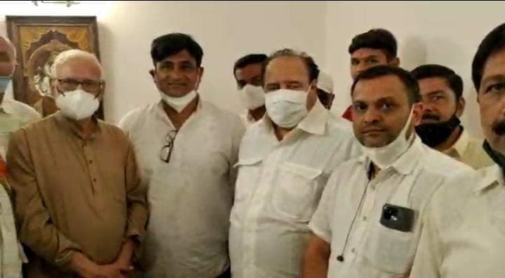 MP News: BJP को झटका, समर्थकों के साथ कांग्रेस में शामिल हुए भाजपा जिला महामंत्री