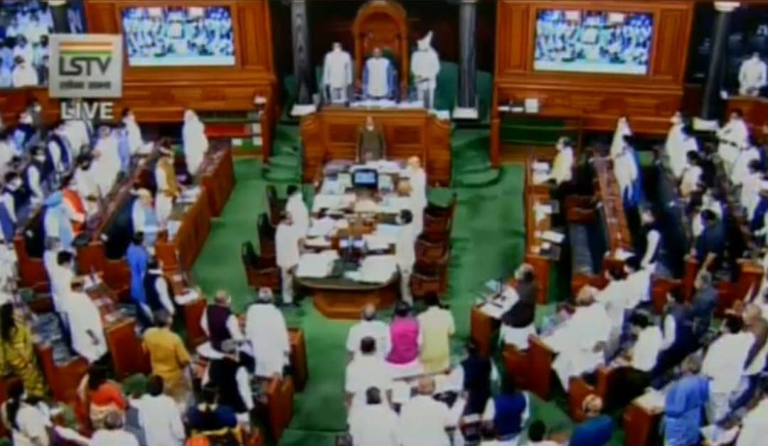 हंगामे के साथ शुरू हुआ संसद का मानसून सत्र, पीएम बोले दलित, ओबीसी का मंत्री बनना पचा नहीं