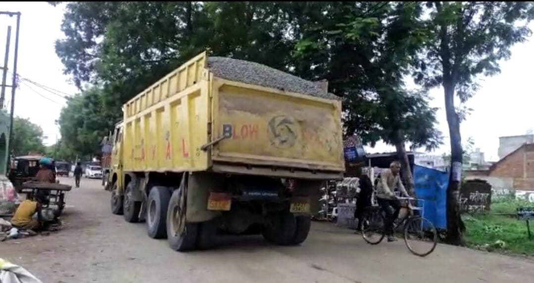 बीजेपी नेता पुत्र पर अवैध खनन के आरोप, राजस्व को जमकर लगा रहे चूना