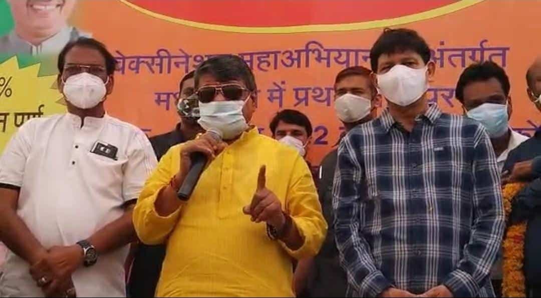 इंदौर में 100 फीसदी वैक्सीनेशन, डेढ़ सौ लोगों को टीका लगाकर वार्ड 33 बना प्रदेश में नंबर 1