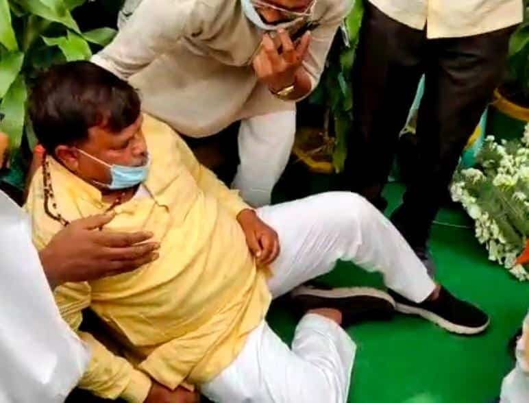 ऊर्जा मंत्री प्रद्युम्न तोमर को कोई गंभीर चोट नहीं, मंच से गिरने के बाद जांच रिपोर्ट सामान्य