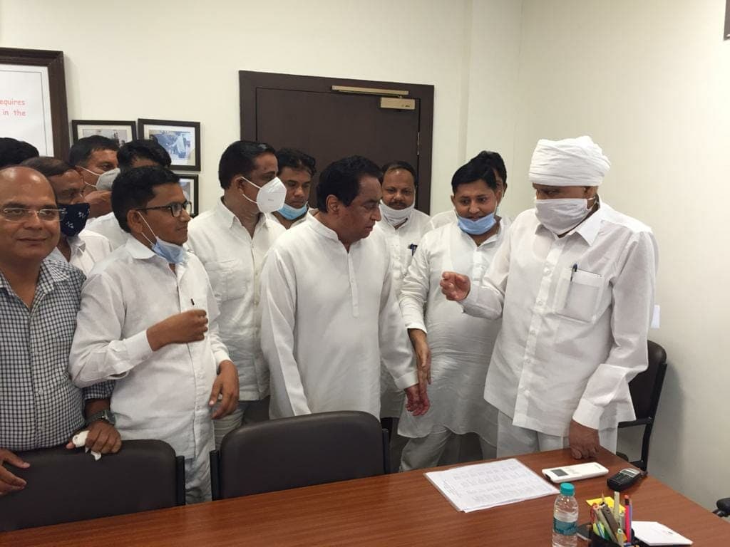 MP में BSP को बड़ा झटका- पूर्व महापौर प्रत्याशी समेत 1 दर्जन नेता कांग्रेस में शामिल