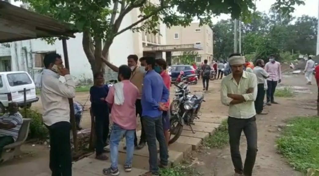 अवैध शराब की शिकायत करना पड़ा महंगा, डंपर से कुचलकर हत्या, आरोपी फरार