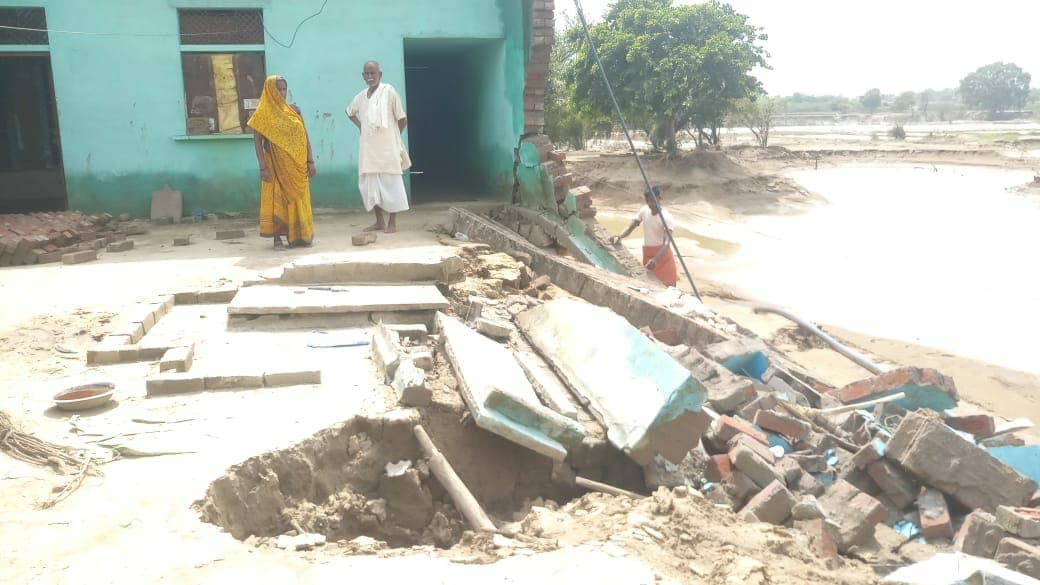 MP Flood: बाढ़ में उजड़ गया घर, भूख प्यास से तड़प रहे ग्रामीण, गंदा पानी पीने को मजबूर