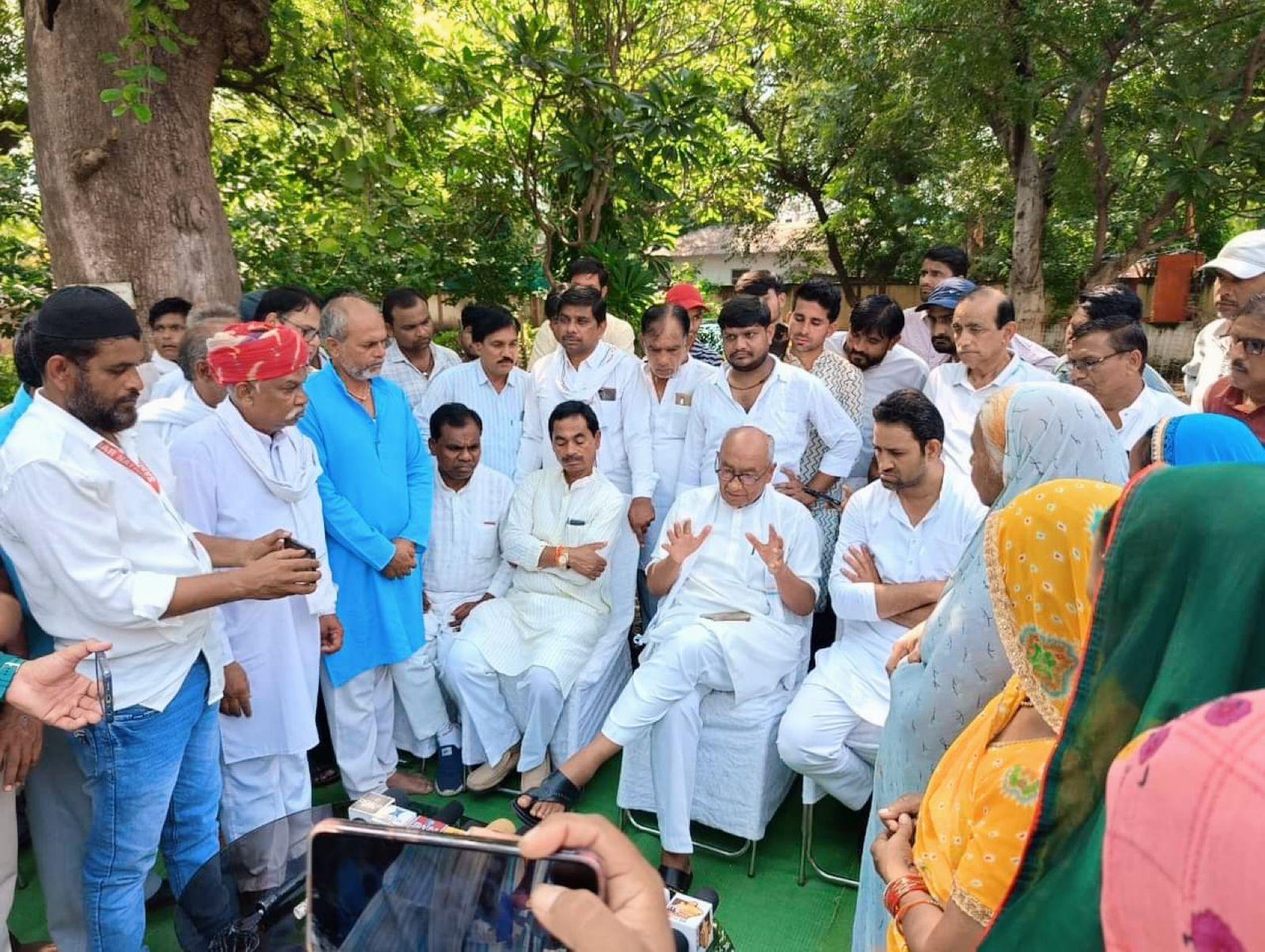 MP News : दिग्विजय सिंह ने सीएम शिवराज को लिखा खुला पत्र, निमाड़ क्षेत्र में हजारों लोगों के घर उजाड़ने के मामले में जांच की मांग