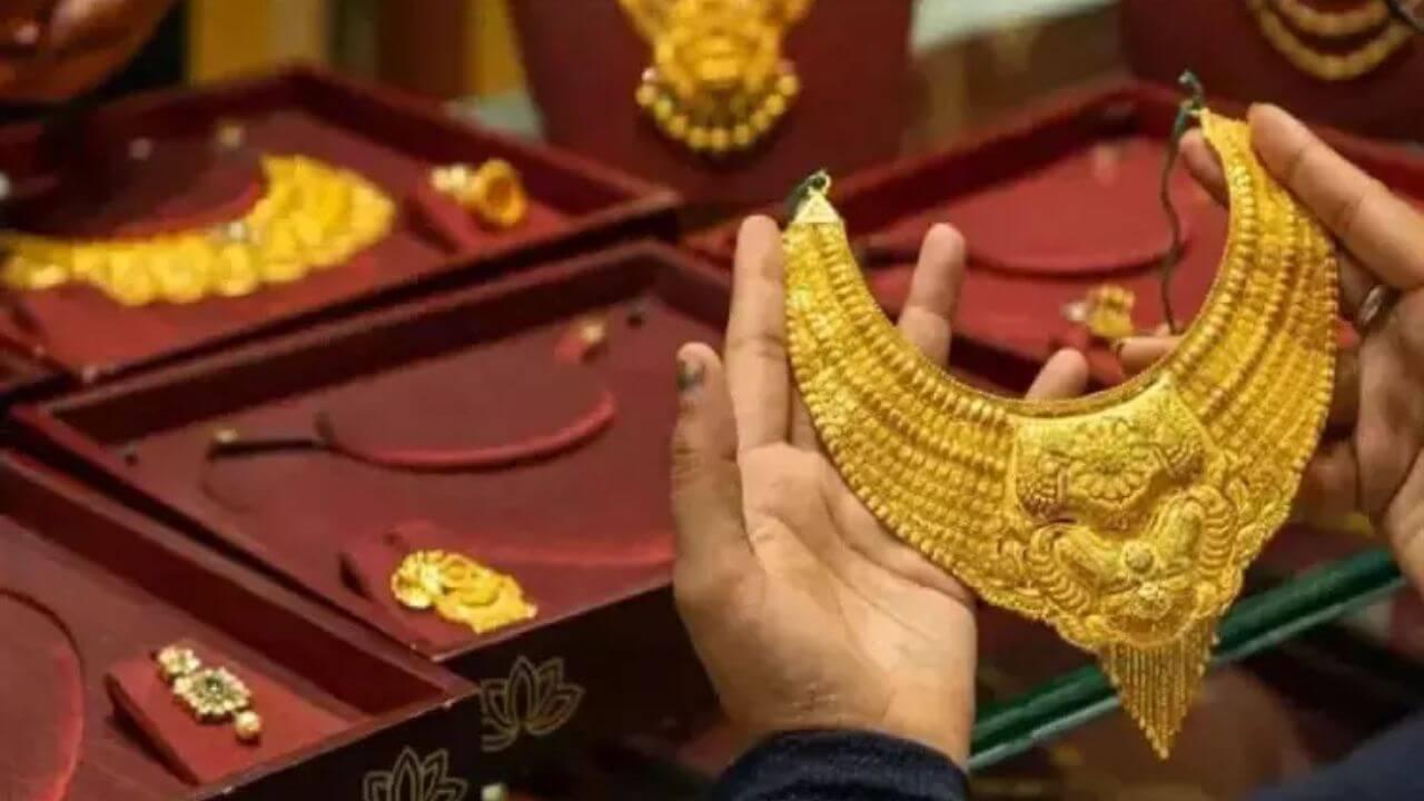 Gold Silver Price: सोने-चांदीच्या दरात पुन्हा तेजी; सोने 1.27 तर चांदीचा दर 1.72 लाखांवर!
