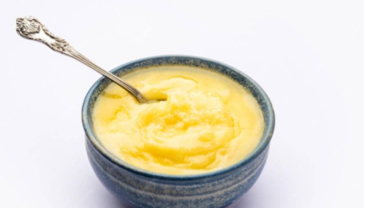 दररोज रिकाम्या पोटी एक चमचा तूप खाल्ल्याने काय होते? जाणून घ्या जबरदस्त फायदे