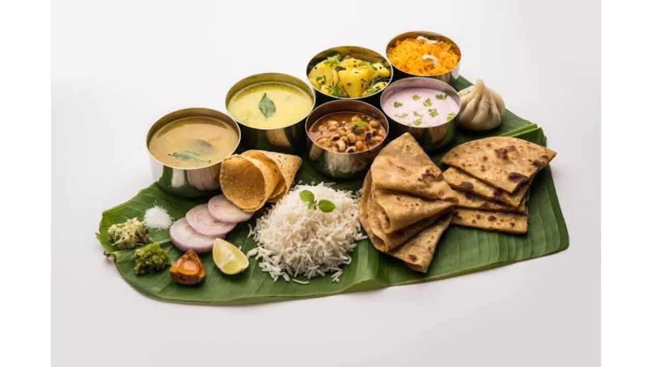 Naivedya : देवाला नैवेद्य का दाखवतात? जाणून घ्या…