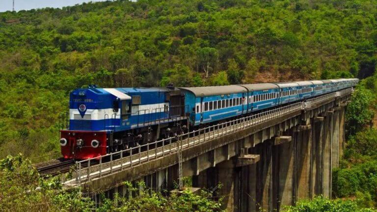 Konkan Railway : आंगणेवाडी जत्रेसाठी ‘स्पेशल ट्रेन’ची घोषणा; मुंबई–कोकण प्रवाशांचा प्रवास होणार सोप्पा