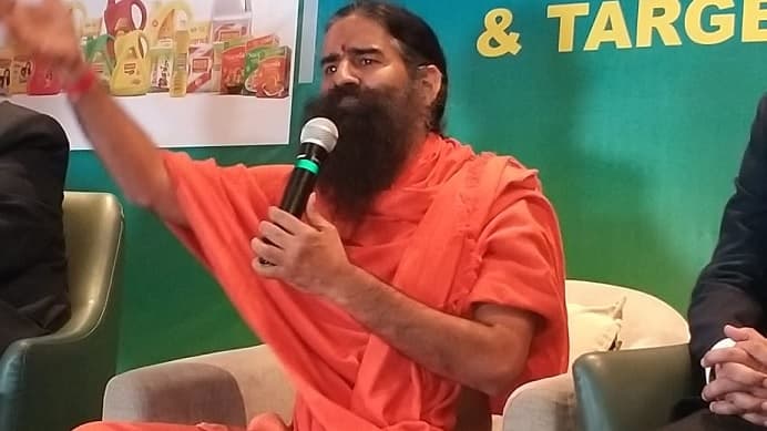 आमिर खान का वीडियो शेयर कर बोले रामदेव – हिम्मत है तो मोर्चा खोले